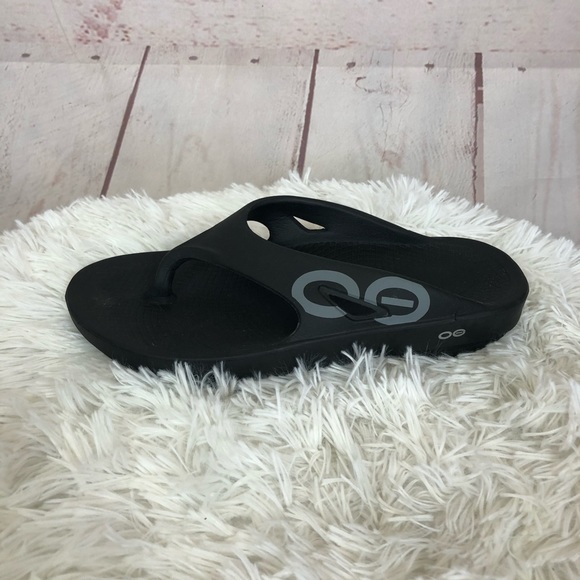 poshmark oofos